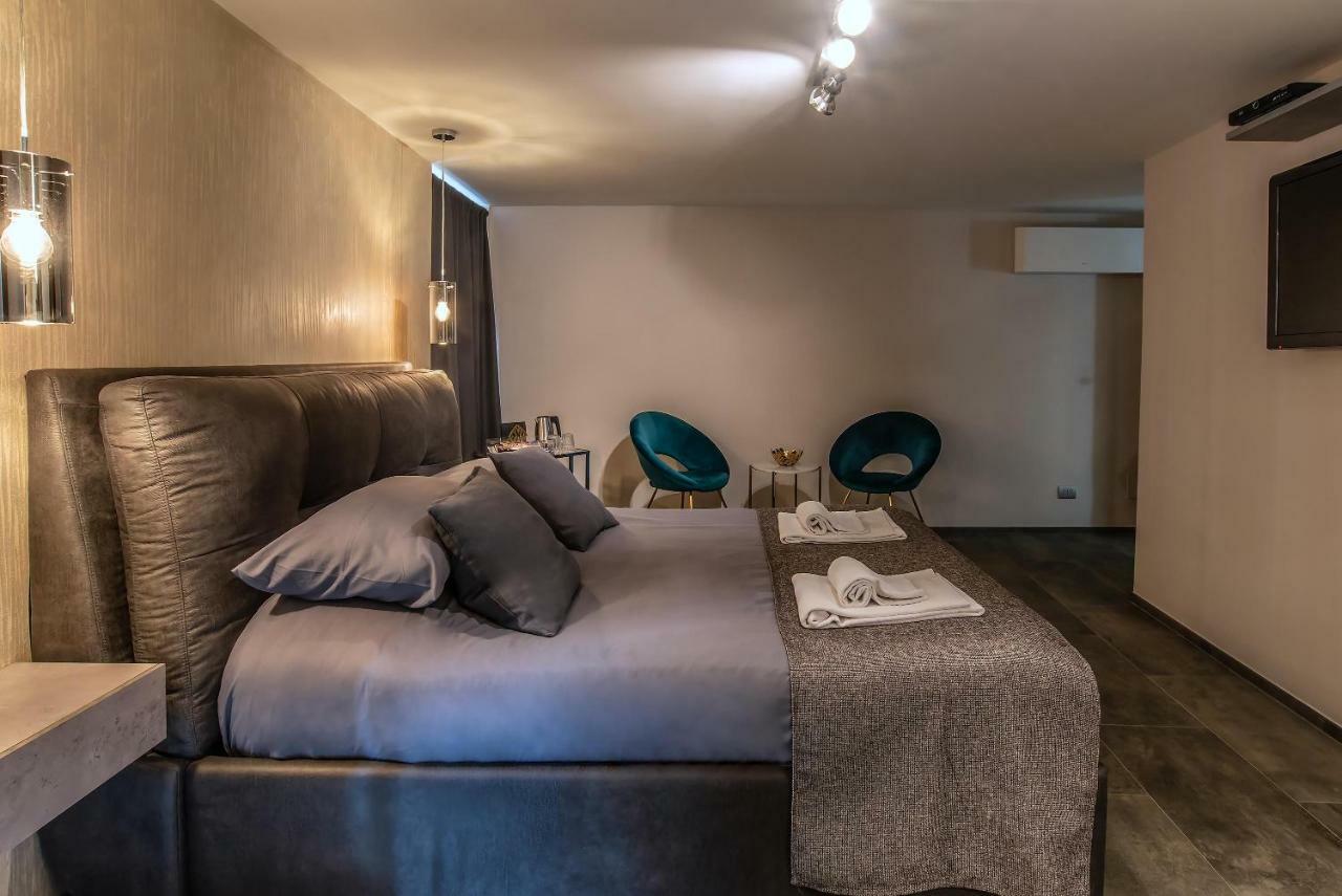 Black And White Suite Rome Extérieur photo